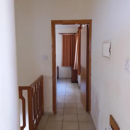 Panoramic Seaview Zeus 파포스